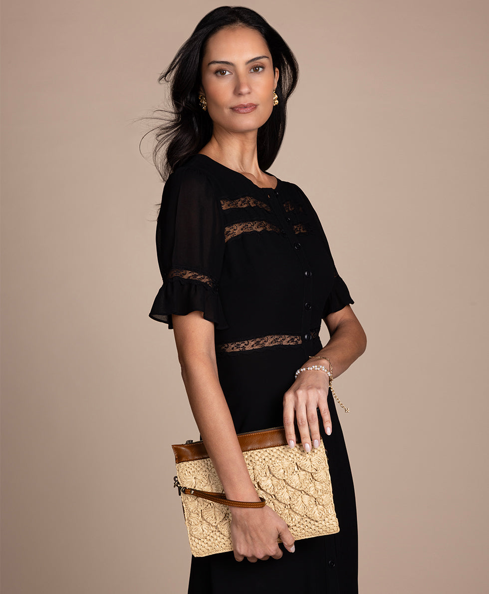 Yvette Clutch Crossbody - Scalloped Raffia - Image 7